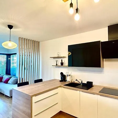 Dizajnovy Apartman - Tehelne Pole - Free Parking *