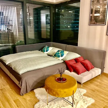 Apartment Dizajnovy Apartman - Tehelne Pole - Free Parking Bratislava