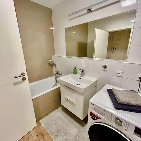 Dizajnovy Apartman - Tehelne Pole - Free Parking