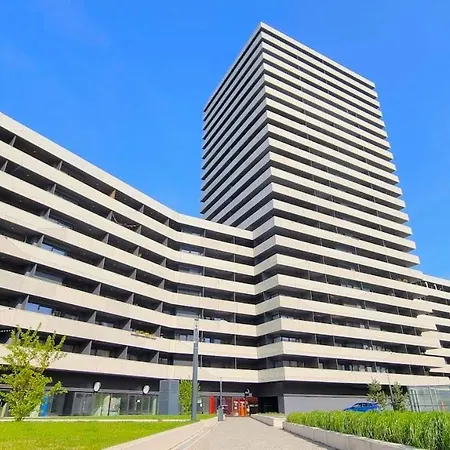 Dizajnovy Apartman - Tehelne Pole - Free Parking Apartment Bratislava